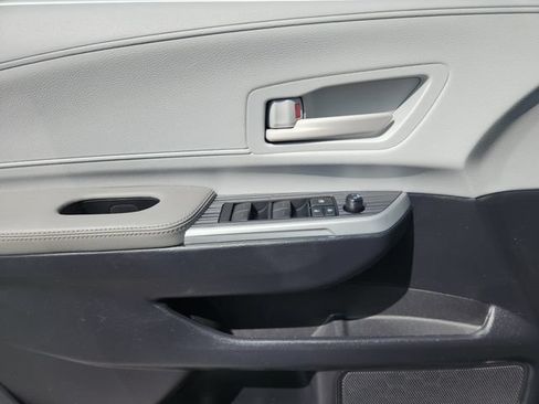 Used 2025 Toyota Sienna LE w/ LE Plus Package AWD/4WD image 21
