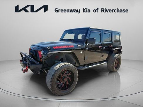 Used 2010 Jeep Wrangler Unlimited Sahara AWD/4WD image 3