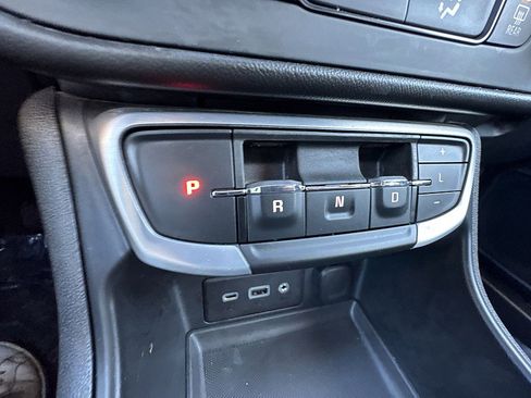 Used 2022 GMC Terrain SLE image 14