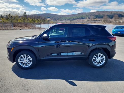 New 2026 Chevrolet TrailBlazer LS w/ LS Convenience Package AWD/4WD image 5
