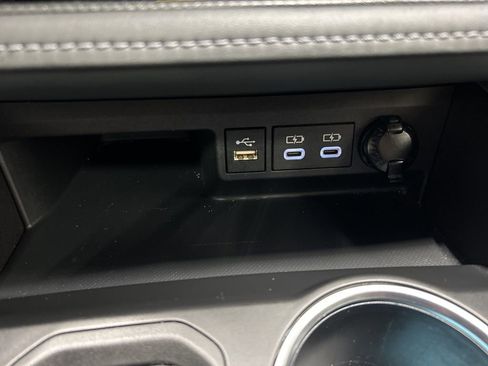 Used 2024 Toyota Highlander XLE image 19