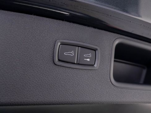 New 2026 Porsche Macan image 32