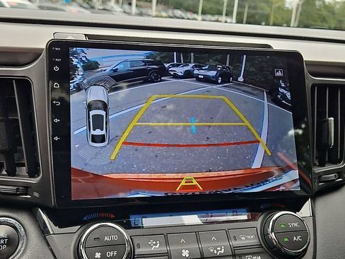 Used 2016 Toyota RAV4 Limited AWD/4WD image 18