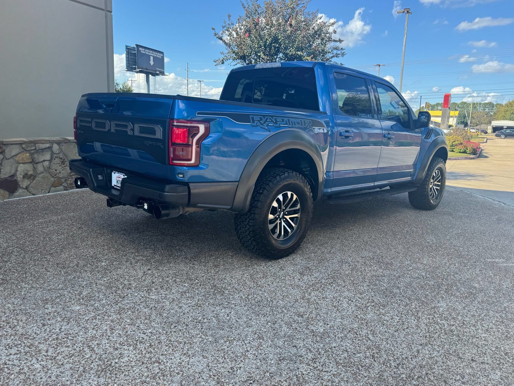 Used 2020 Ford F150 Raptor w/ Equipment Group 802A Luxury AWD/4WD image 8