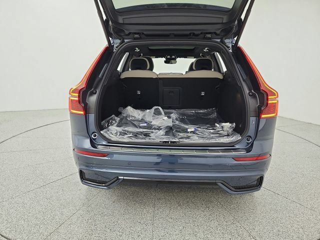 New 2026 Volvo XC60 B5 Plus w/ Protection Package Premier AWD/4WD image 27