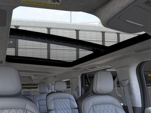 New 2026 Lincoln Navigator L Black Label AWD/4WD image 22