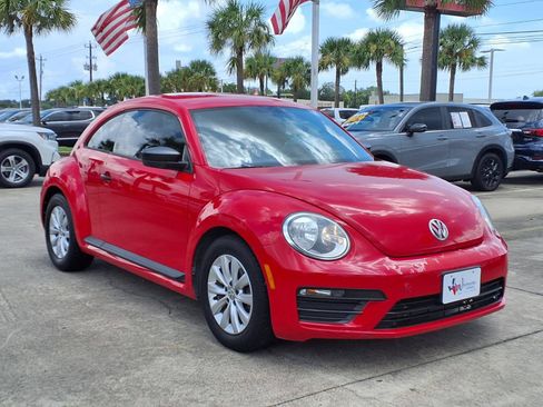 Used 2017 Volkswagen Beetle 1.8T S FWD image 3