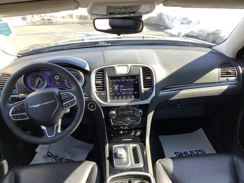 Used 2023 Chrysler 300 Touring L w/ Safetytec Plus Group image 10