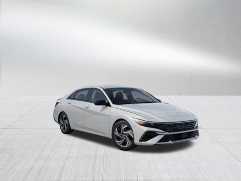 New 2026 Hyundai Elantra SEL Sport Premium FWD image 2