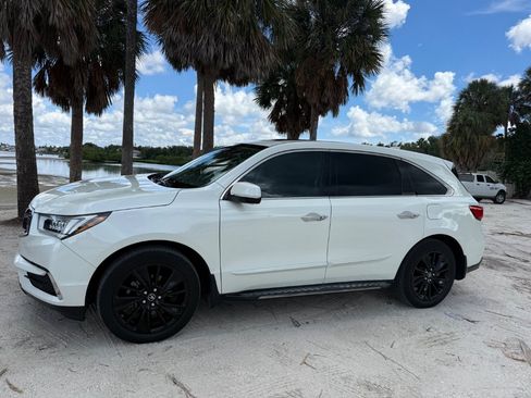 Used 2017 Acura MDX w/ Technology Package AWD/4WD image 4
