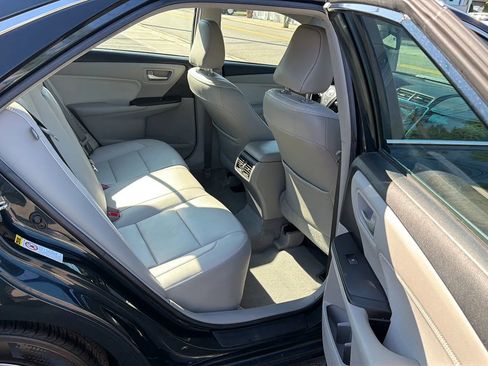 Used 2016 Toyota Camry XLE w/ Moonroof Package FWD image 26