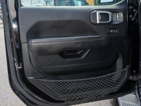 Used 2020 Jeep Wrangler Unlimited Sahara AWD/4WD image 9