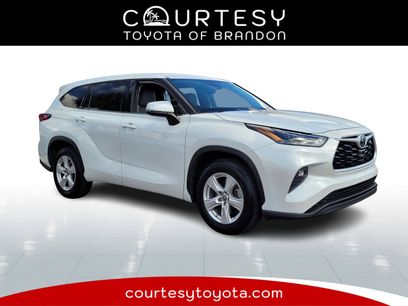 Used 2022 Toyota Highlander LE