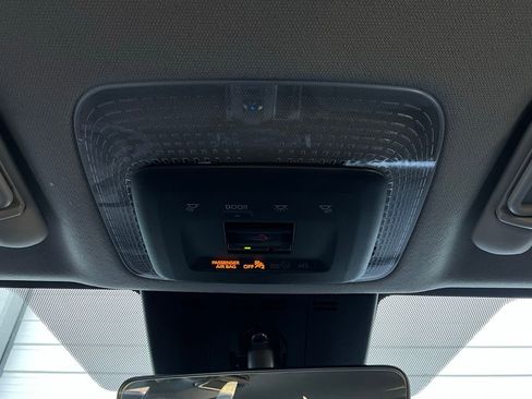 Used 2025 Toyota Prius LE image 15