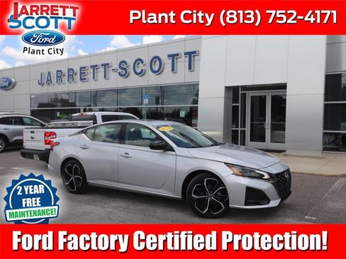 Used 2024 Nissan Altima 2.5 SR w/ SR Premium Package FWD image 1