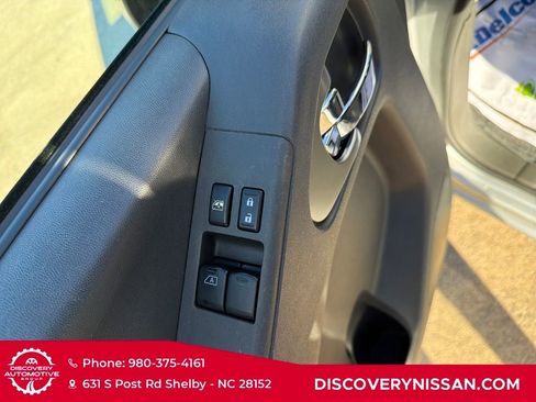 Certified 2017 Nissan Frontier SV image 10