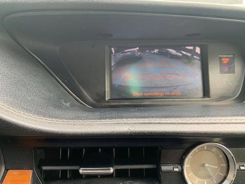 Used 2013 Lexus ES 300h image 17