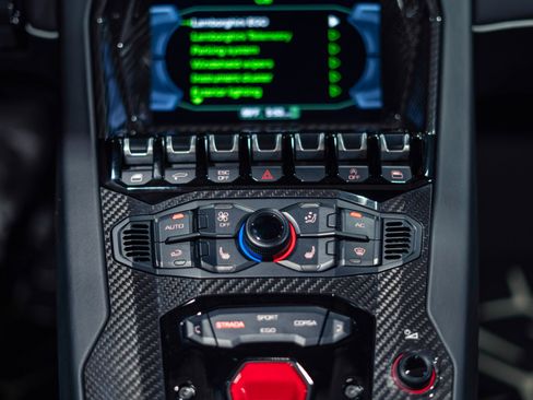 Used 2020 Lamborghini Aventador SVJ AWD/4WD image 43