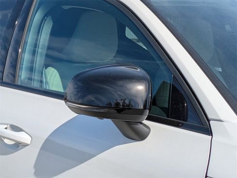 New 2026 Volvo XC40 B5 Ultra w/ Protection Package Premier image 12