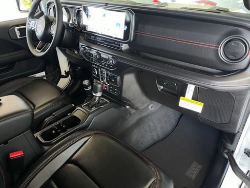 New 2026 Jeep Gladiator Rubicon AWD/4WD image 11