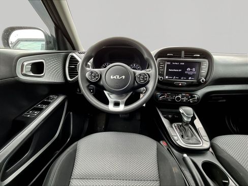 Used 2022 Kia Soul LX w/ Technology Package FWD image 8