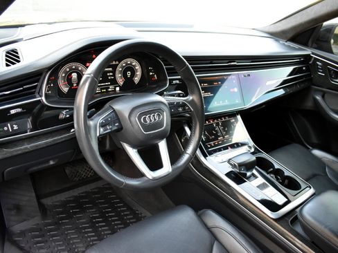 Used 2019 Audi Q8 Prestige w/ Luxury Package image 10