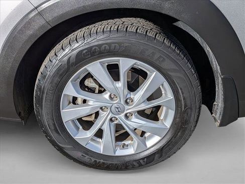 Used 2019 Hyundai Tucson SE image 9