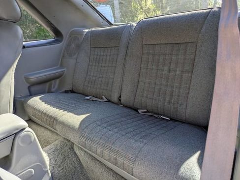 Used 1989 Ford Mustang GT RWD image 12