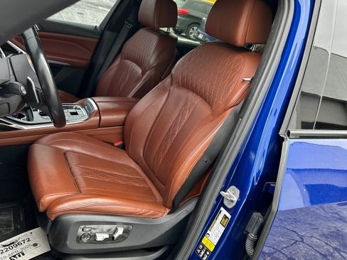 Used 2023 BMW X7 M60i w/ Executive Package image 5