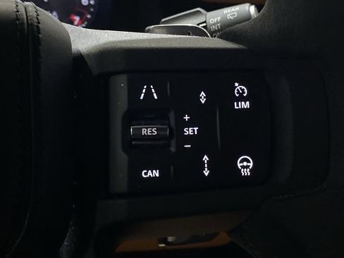 Used 2024 Land Rover Defender 110 V8 image 12