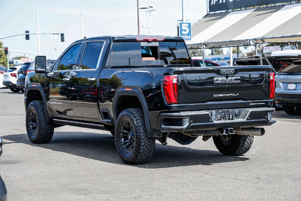 Used 2024 GMC Sierra 2500 Denali Ultimate AWD/4WD image 2