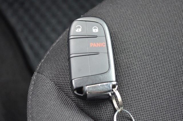 Used 2023 Jeep Renegade Latitude AWD/4WD image 26