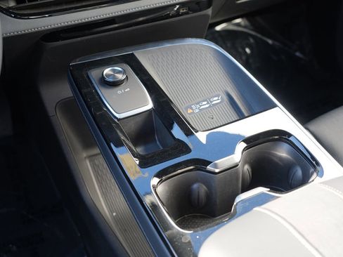 Used 2025 Buick Enclave Preferred image 24