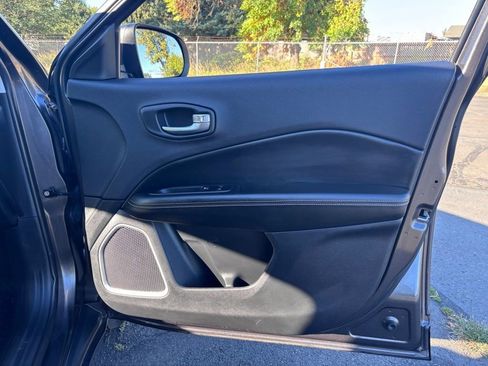 Used 2019 Jeep Compass Latitude w/ Cold Weather Group image 46