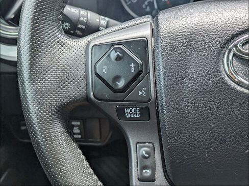 Used 2022 Toyota Tacoma TRD Sport w/ TRD Premium Sport Package AWD/4WD image 17