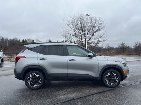 Used 2025 Kia Seltos S FWD image 3