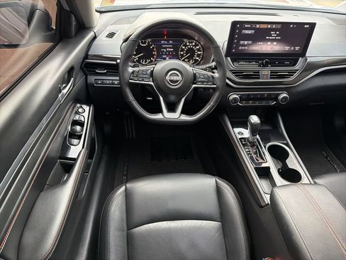 Used 2023 Nissan Altima 2.5 SR w/ SR Premium Package image 22