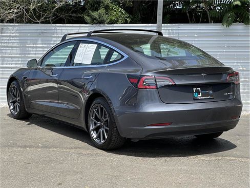 Used 2018 Tesla Model 3 Long Range AWD/4WD image 3