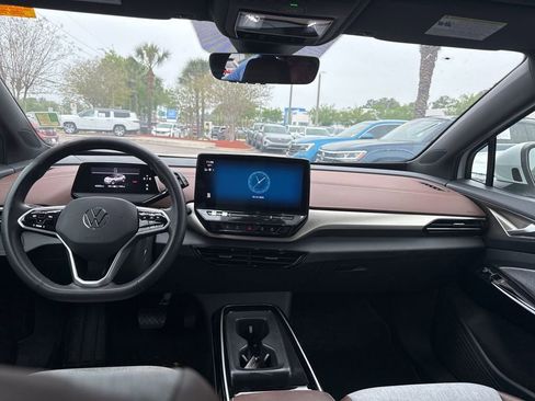 Used 2023 Volkswagen ID.4 Pro image 14