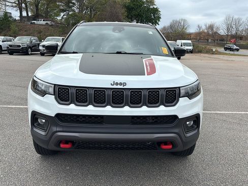 Used 2023 Jeep Compass Trailhawk image 2
