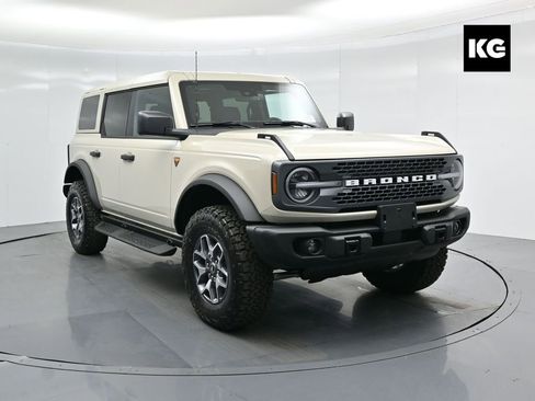 New 2025 Ford Bronco Badlands image 1