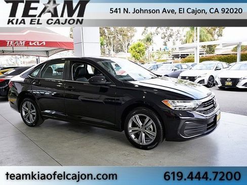 Used 2024 Volkswagen Jetta SE image 9