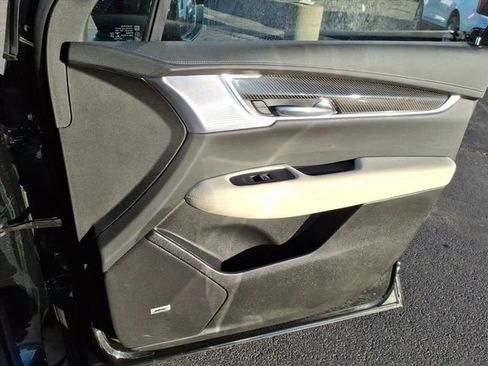 Used 2023 Cadillac XT6 Sport w/ Technology Package image 26