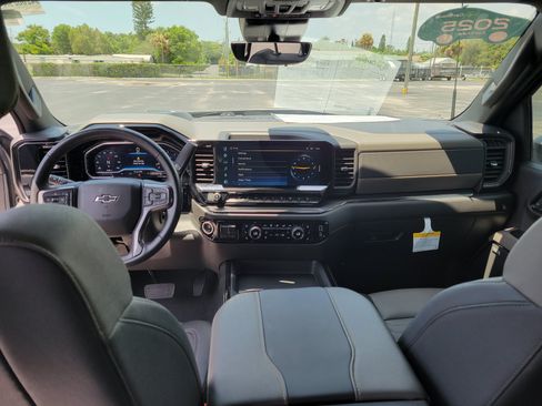 Certified 2025 Chevrolet Silverado 2500 ZR2 w/ Technology Package AWD/4WD image 20