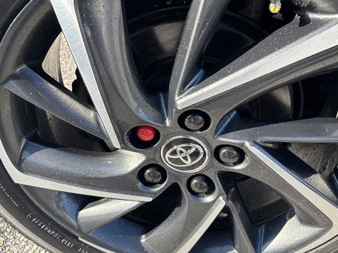 Used 2021 Toyota C-HR Limited image 7