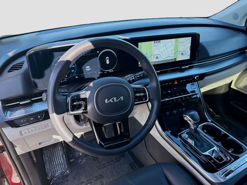 Used 2024 Kia Carnival SX Prestige image 7