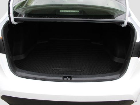 Certified 2024 Toyota Corolla LE image 27