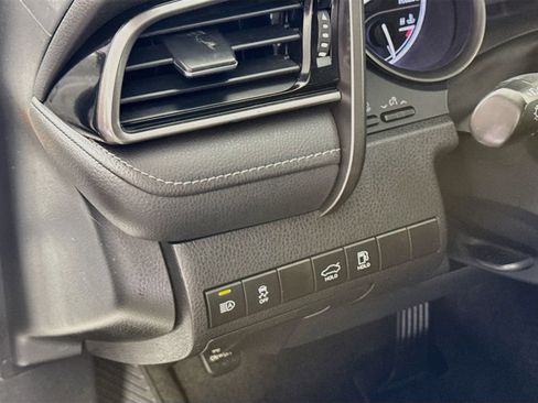 Used 2024 Toyota Camry SE FWD image 7