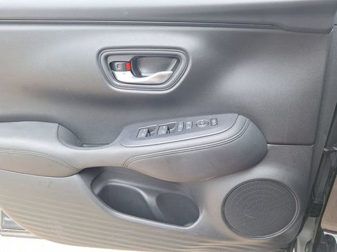 Used 2025 Honda HR-V LX image 19