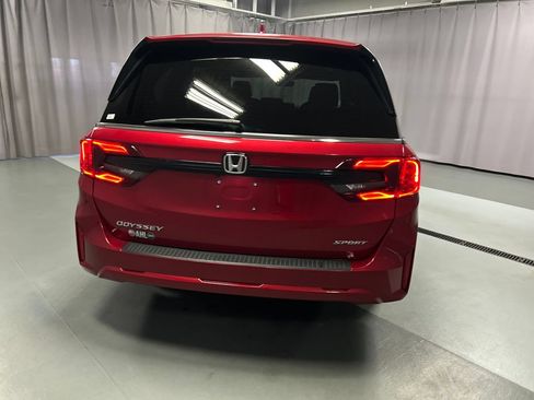 Used 2025 Honda Odyssey Sport-L image 6